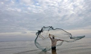 Pescadores afetados pela seca no Norte vão receber auxílio financeiro