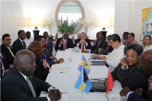 Venezuela e Guiana se comprometem a não usar força