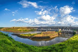 Energia produzida pela Itaipu em 2023 é suficiente para abastecer o mundo por um dia