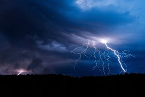 Ciclone na costa em pleno Natal. Veja para onde vai o alerta de tempestades