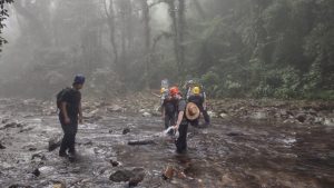 UFPR estuda antiga atividade vulcânica em cachoeira turística