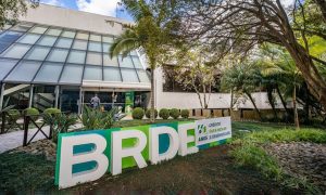 BRDE assina R$ 705 milhões em contratos e repasses de recursos
