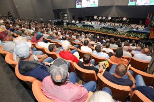 Coamo tem receita global de R$ 30,3 bilhões e distribui sobras de R$ 850 milhões aos cooperados