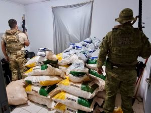 BPFRON e Polícia Federal apreendem 842 kg de defensivos