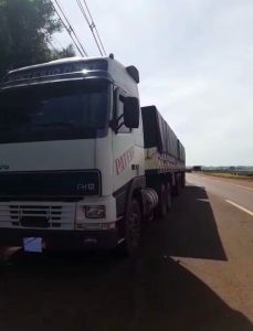 350 mil maços de cigarros são apreendidos em meio a carga de soja