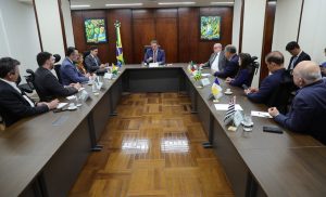 Ministro Fávaro se reúne com a FPA para detalhar medidas de auxílio ao agro