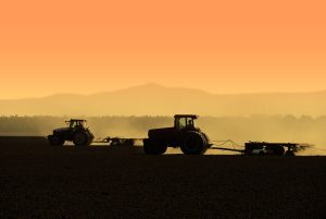 No Paraná, quase 90% dos produtores têm pelo menos um trator, aponta estudo