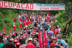 MST invade fazenda em Minas e sede do governo no RN