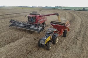 Puxado pelo agro, PIB do Paraná cresce o dobro da média nacional em 2023