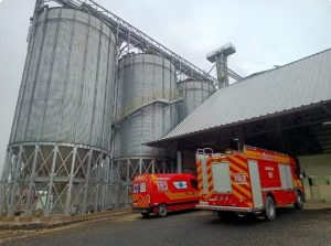 Tragédia: Trabalhadores morrem soterrados em silo