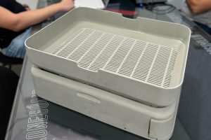 Startup de Toledo desenvolve banheiro sustentável para gatos