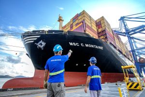 Porto de Paranaguá recebe maior navio da história do Paraná em capacidade