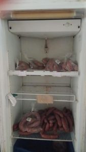 Operação apreende 1 tonelada de alimentos impróprios para o consumo