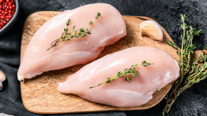 Mais um país africano compra carne de frango produzida no Brasil