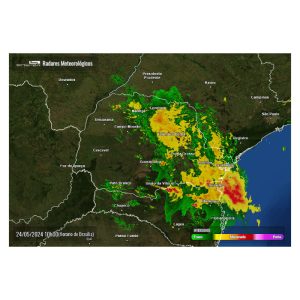 Temporal causa estragos no sudoeste do PR