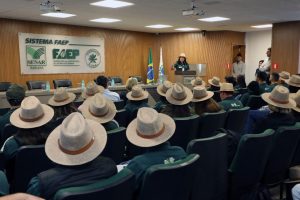Sistema FAEP/SENAR-PR recebe missão técnica da Faeg Jovem