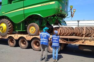 Adapar normatiza acesso de máquinas agrícolas ao PR