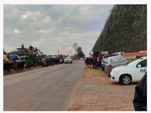 Centenas de pessoas se mobilizam contra invasões no Oeste do PR