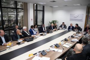Paraná perde R$ 1,6 bi/ano por falta de infraestrutura ao setor produtivo