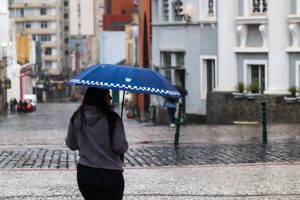 Massa de ar polar traz chuva e frio; saiba onde a temperatura ficará negativa