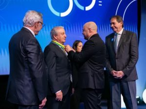 Dilvo recebe Medalha do Mérito Industrial nos 80 anos da Fiep