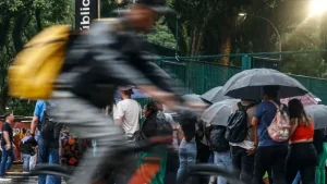 Chuva avança em áreas de seca com alívio na qualidade do ar