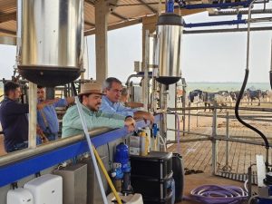Equipes conhecem sistema de produção de fazenda automatizada