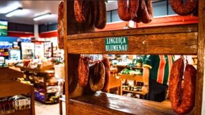 Linguiça Blumenau é reconhecida com selo de Indicação Geográfica