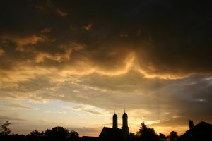Depois de forte calor, vem chuva e tempestades