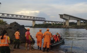 Ponte cai no momento em que vídeo era gravado: Assista