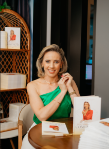 Jornalista do agro e palestrante Sirlei Benetti lança livro sobre comunicação