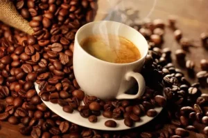 Entenda por que o preço do café disparou no mundo e bateu recorde nas bolsas