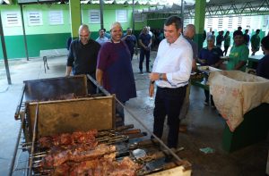 Churrasco na merenda: desafio incentiva estudantes a melhorar média