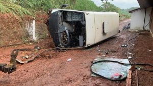 Acidente com ônibus deixa 14 trabalhadores rurais feridos