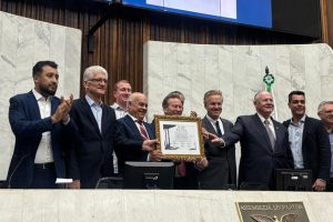 Assembleia homenageia os 80 anos de Secretaria da Agricultura em sessão solene