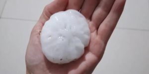 Veio com tudo! Granizo deixa estragos em 164 casas