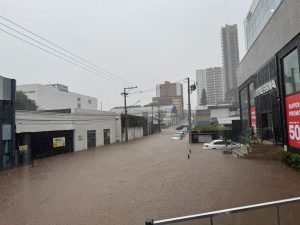 Chuva forte deixou Guarapuava debaixo d’água