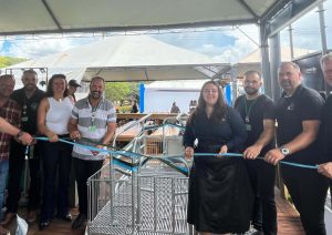 Alunos de escola agrícola compram granja