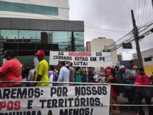 MST invade sede do Incra