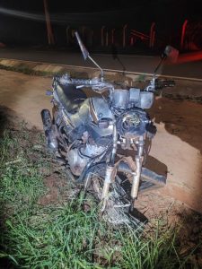 Motociclista morre após colisão com boi em rodovia