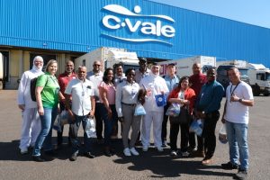 Representantes da Guiana conheceram o abatedouro de aves da C.Vale