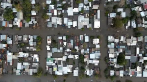 Enchente na Argentina deixa cidades submersas