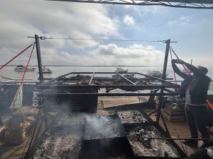 Assado de carcaça de búfalo faz sucesso no primeiro Paleta Atlântida