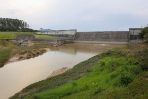 Com risco de inundação Defesa Civil fecha comportas de barragens