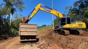 Convênios são firmados com municípios para reconstrução de estradas rurais