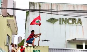 Pressão: MST ocupa sedes do Incra em 22 estados