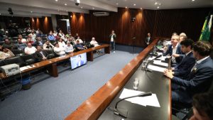 Reunião debate a crise da cadeia do leite
