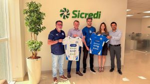 Sicredi Vanguarda amplia apoio ao esporte e firma patrocínio ao Foz do Iguaçu FC