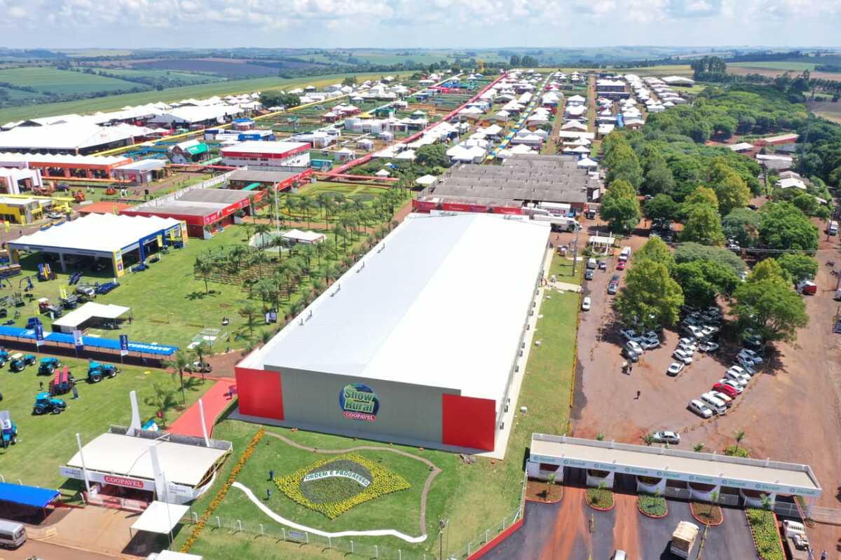 Todo dia um recorde: 115.088 visitantes em um único dia, o maior público diário da história da feira