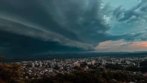 Alerta: formação de ciclone gera onda de temporais a partir desta sexta